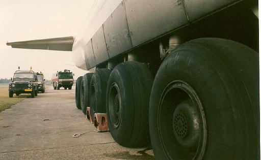 1991-04 Antonov 124 --.jpg